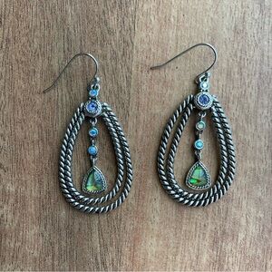 00s Lia Sophia - Twisted Teardrop Mother of Pearl Earrings
